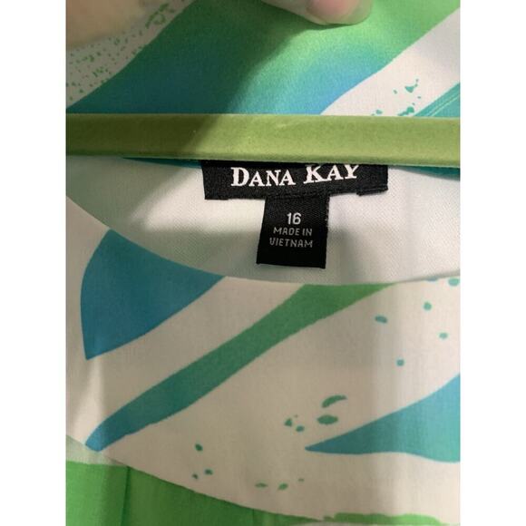 Dana Kay Lightweight Flowy Career Tunic Top Blouse Sz 16 Blue & Green Pleated - Picture 5 of 8